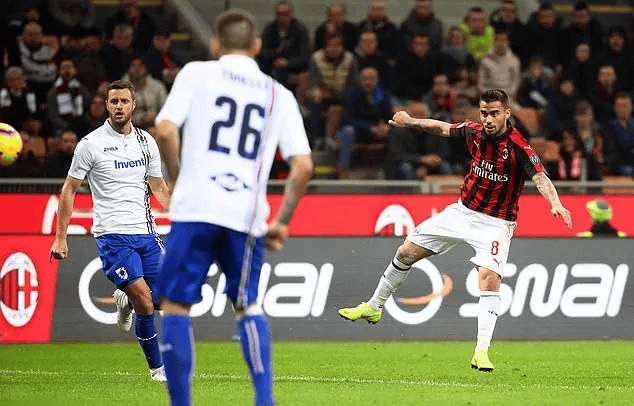 意甲：AC米兰VS佛罗伦萨 巅峰对决一触即发